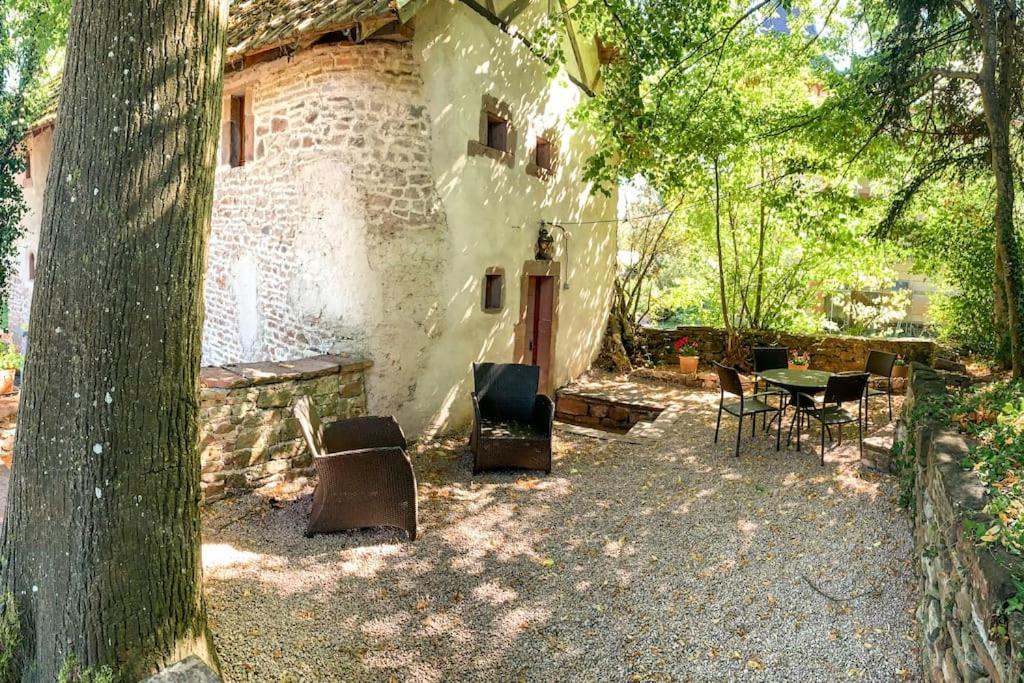 Le Patio Du Chateau De Thanville Luaran gambar